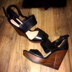 NEW! Gianna Bini Black Wedge shoes 9.5